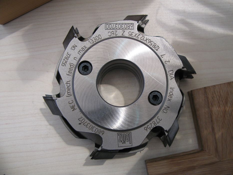 機械手激光切割機（jī）切割產品樣品圖